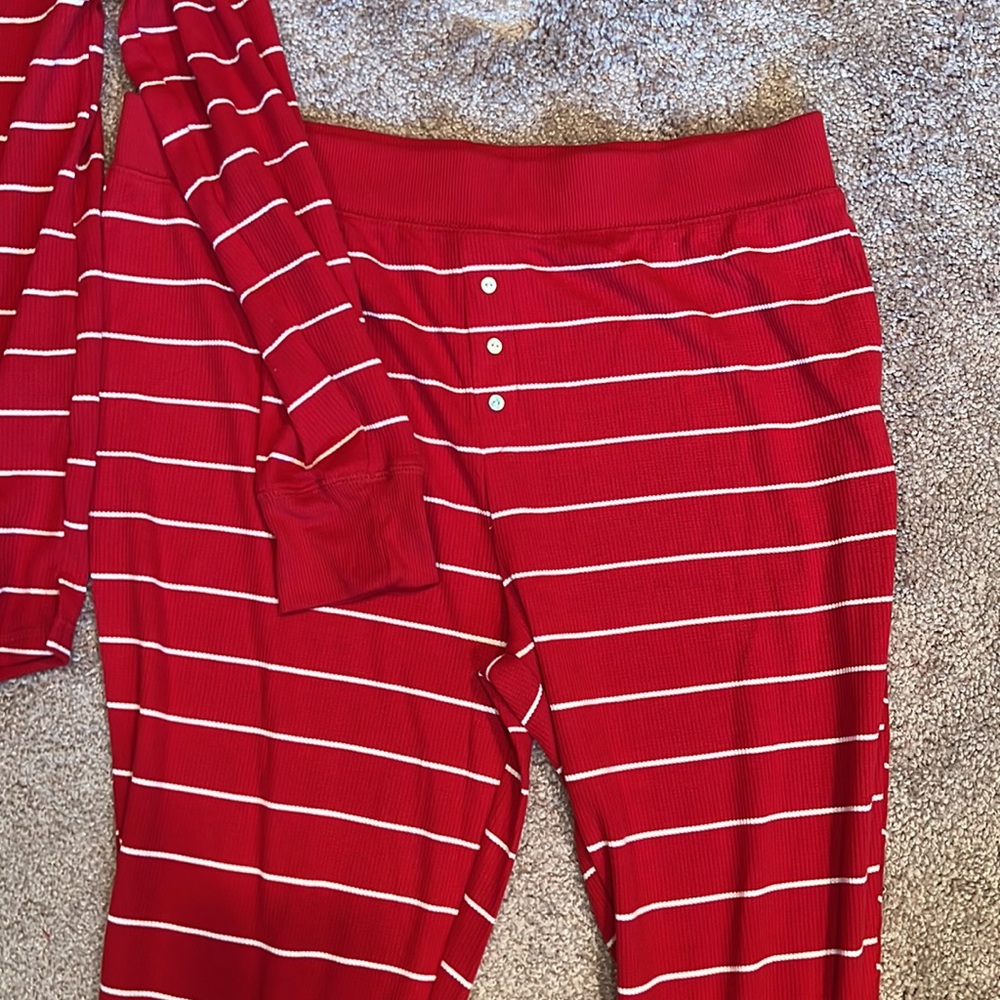 Pajama Set - Picture 2 of 3